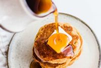 5 Delicious Alternatives to Maple Syrup for Baking and Topping