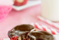 Red Velvet Cheesecake Cupcakes Recipe for Decadent Dessert