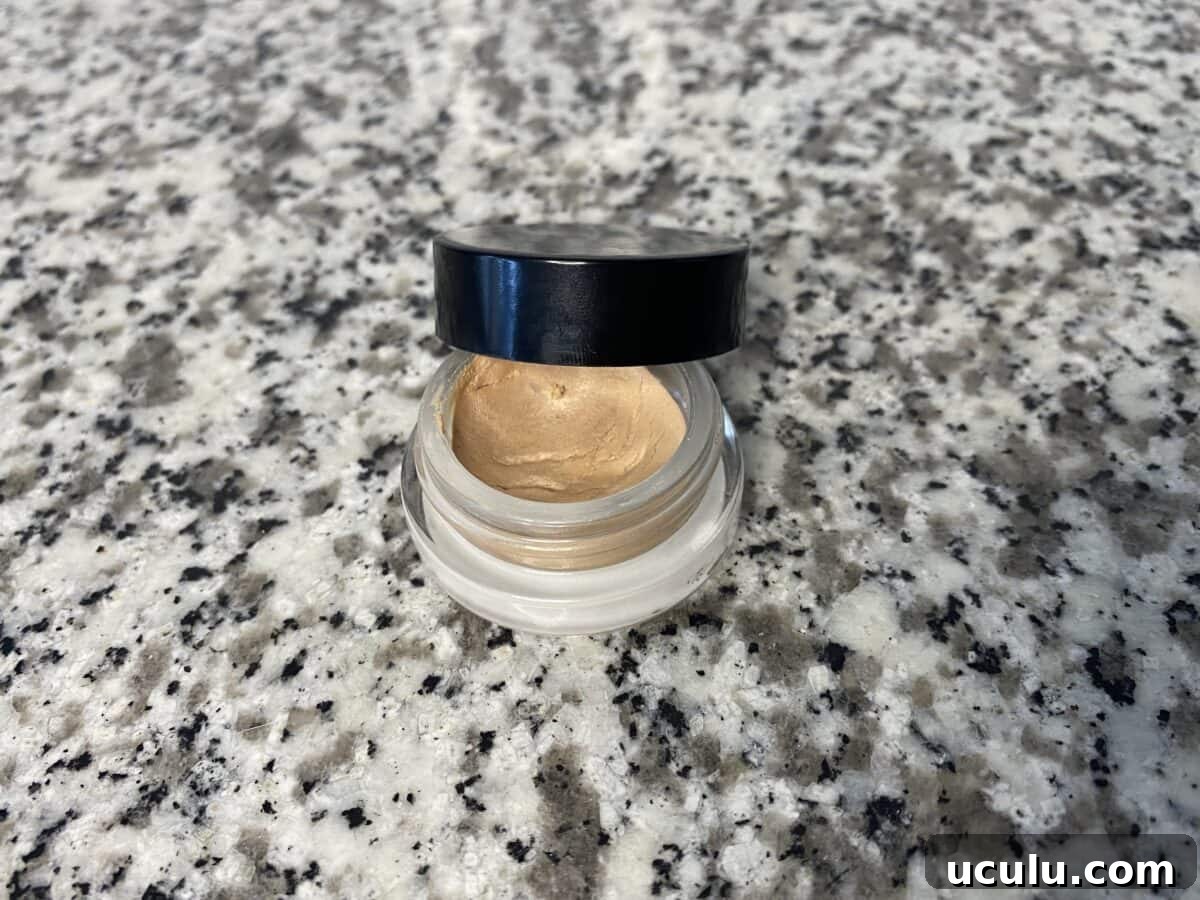 an opened jar of Cream Luminizer Pot