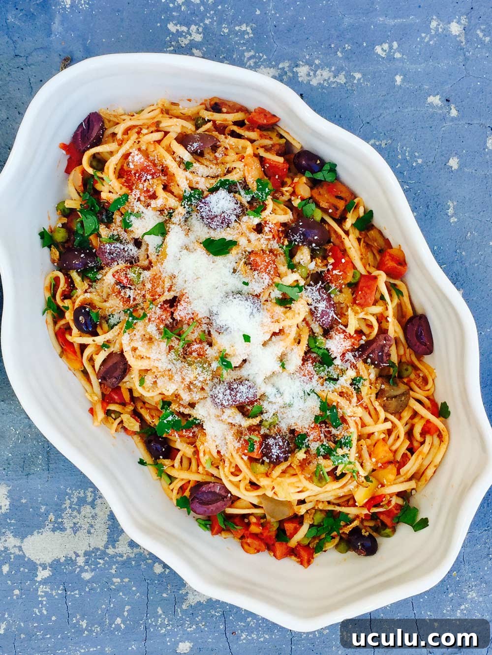 Chunky Beef Frankfurters, vegetables and kalamata olives linguini