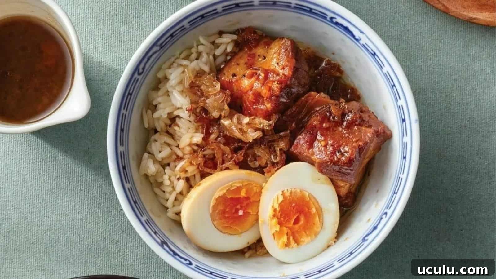 Lu Rao Fan Braised Pork and Egg Rice Bowl