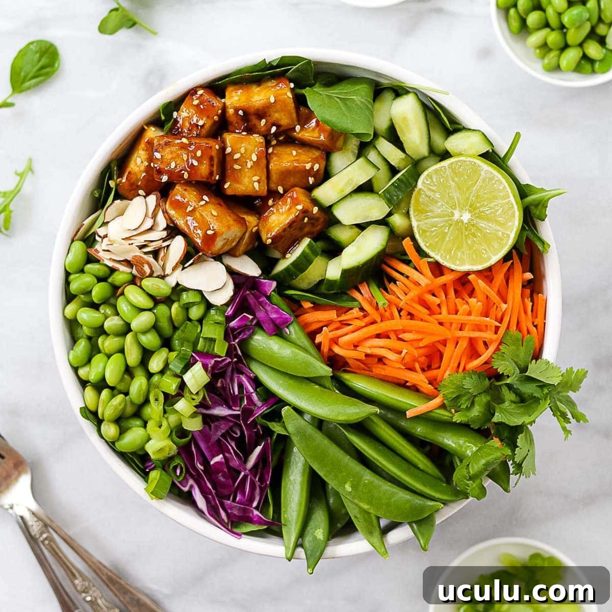 Sesame tofu salad in a bowl