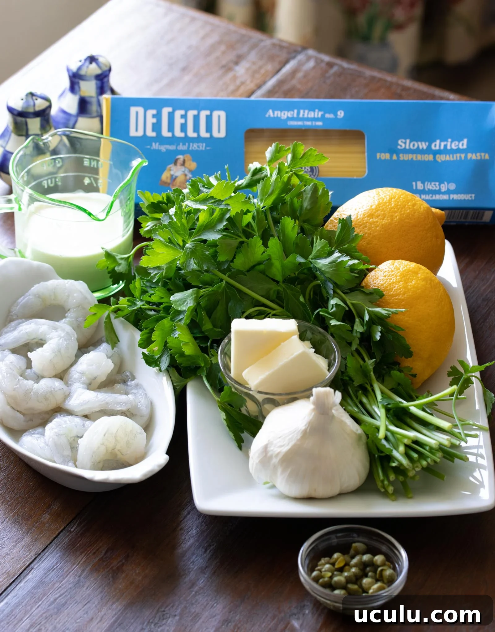 ingredients to make the creamy lemon scampi